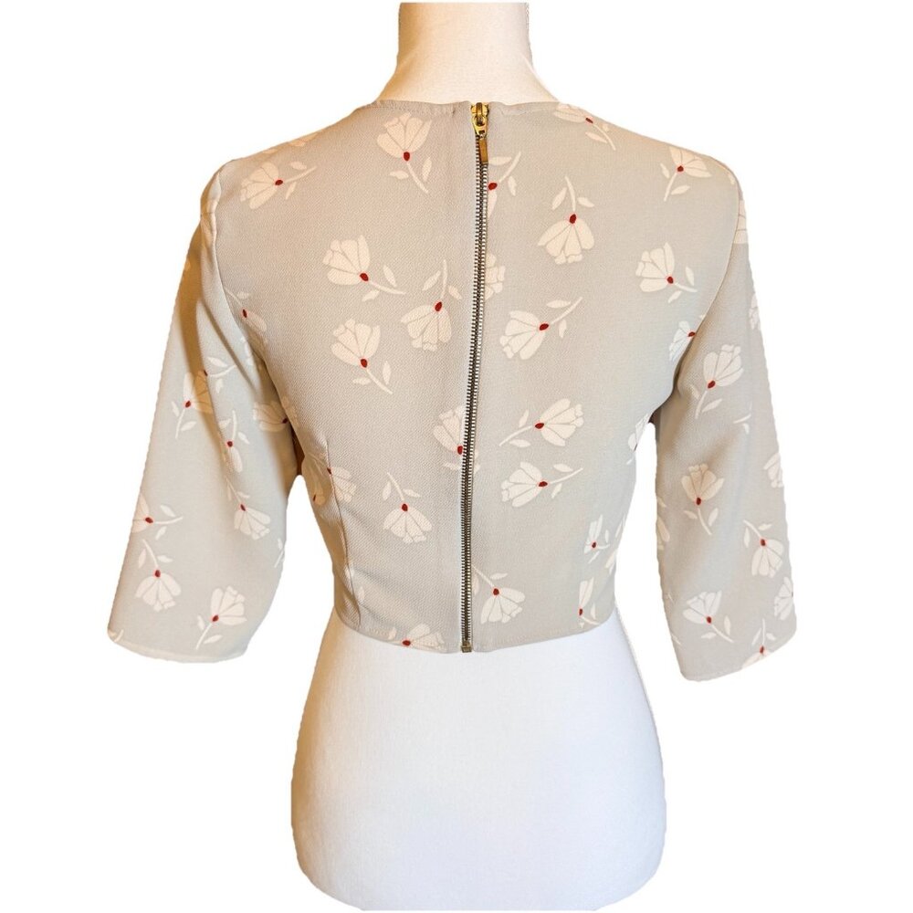 Zara Women’s Top Size XS Gray Floral Stretch Round Neck Classic Crop Blouse - Picture 2 of 4